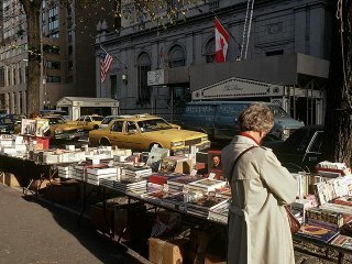 PUESTO LIBROS NEGOCIO ESTABLECIMIENTO TIENDA VENTAS